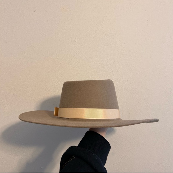 Twister 100% Wool Tan Hat with Pink Ribbon